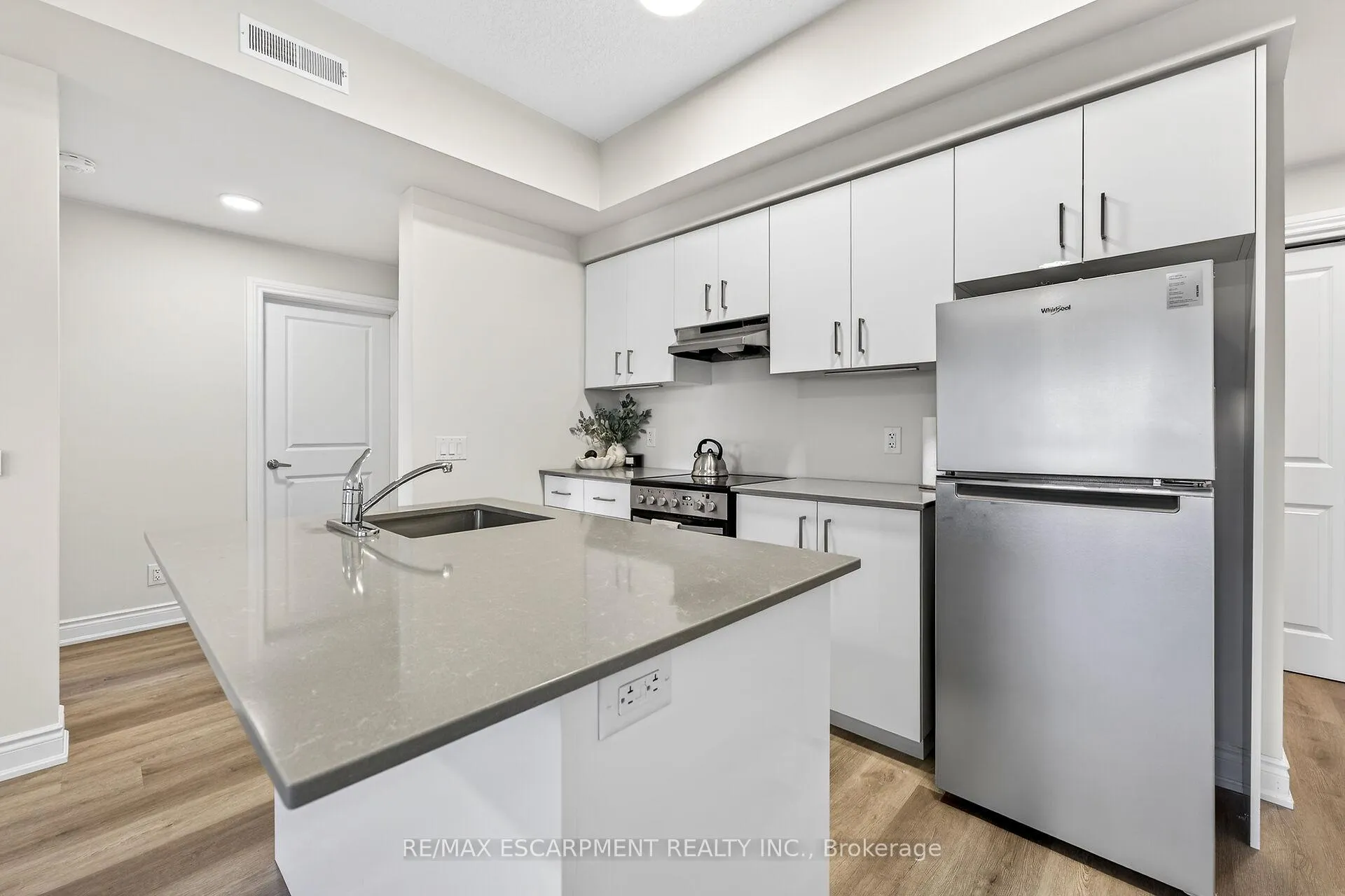 Photo 12 of Unit 302, 261 King Street E, Hamilton, Stoney Creek — HOMEH