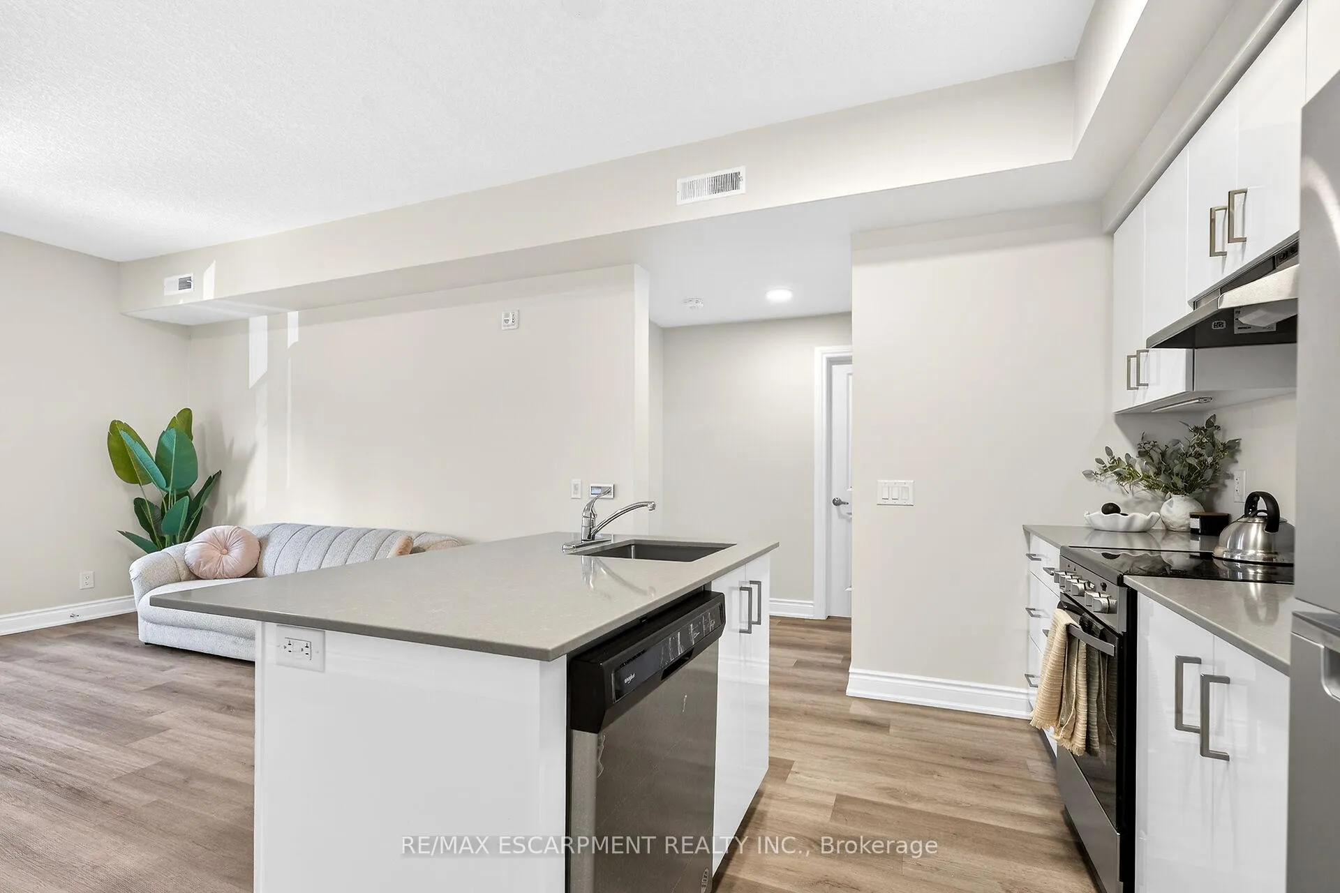 Photo 13 of Unit 302, 261 King Street E, Hamilton, Stoney Creek — HOMEH