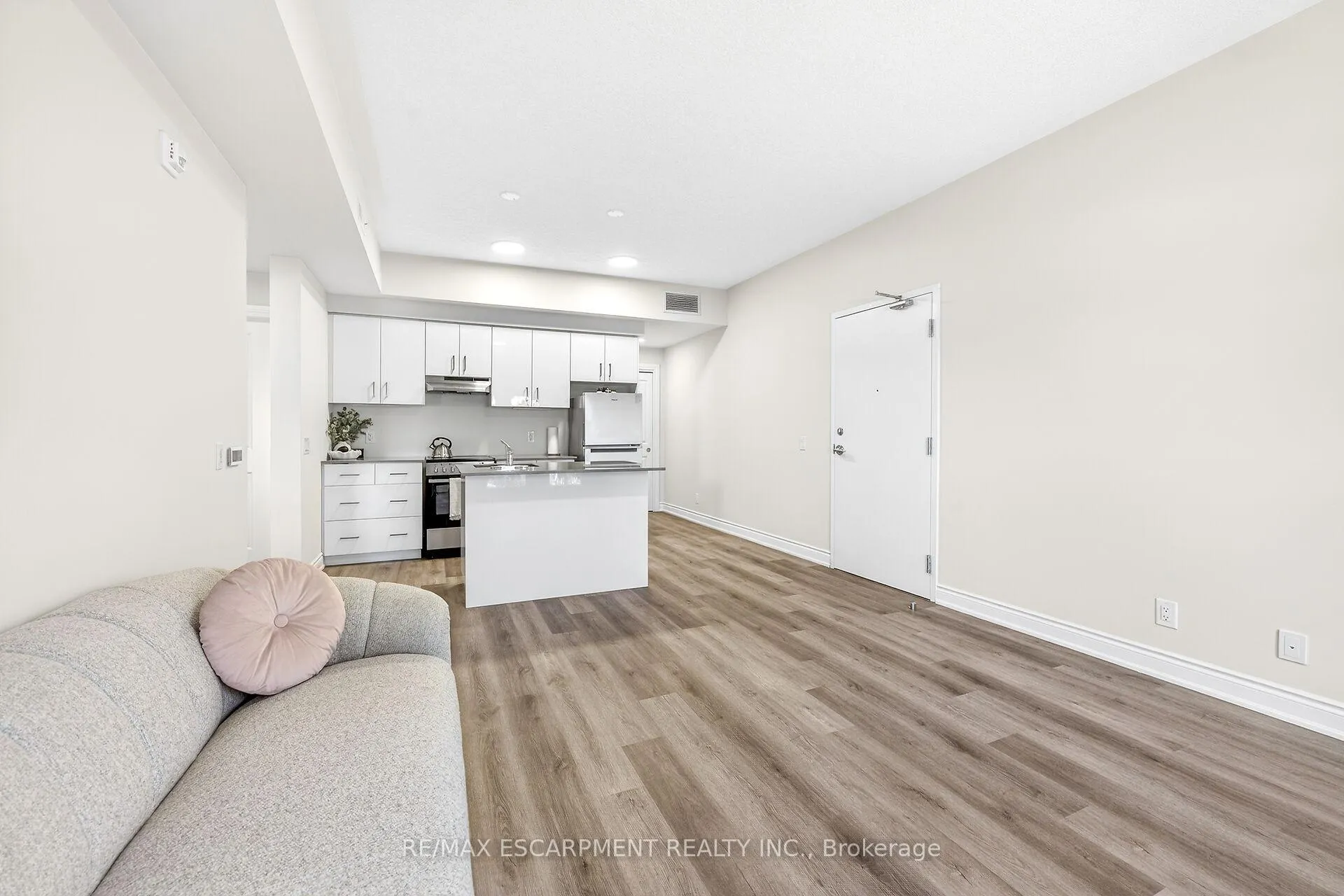 Photo 14 of Unit 302, 261 King Street E, Hamilton, Stoney Creek — HOMEH
