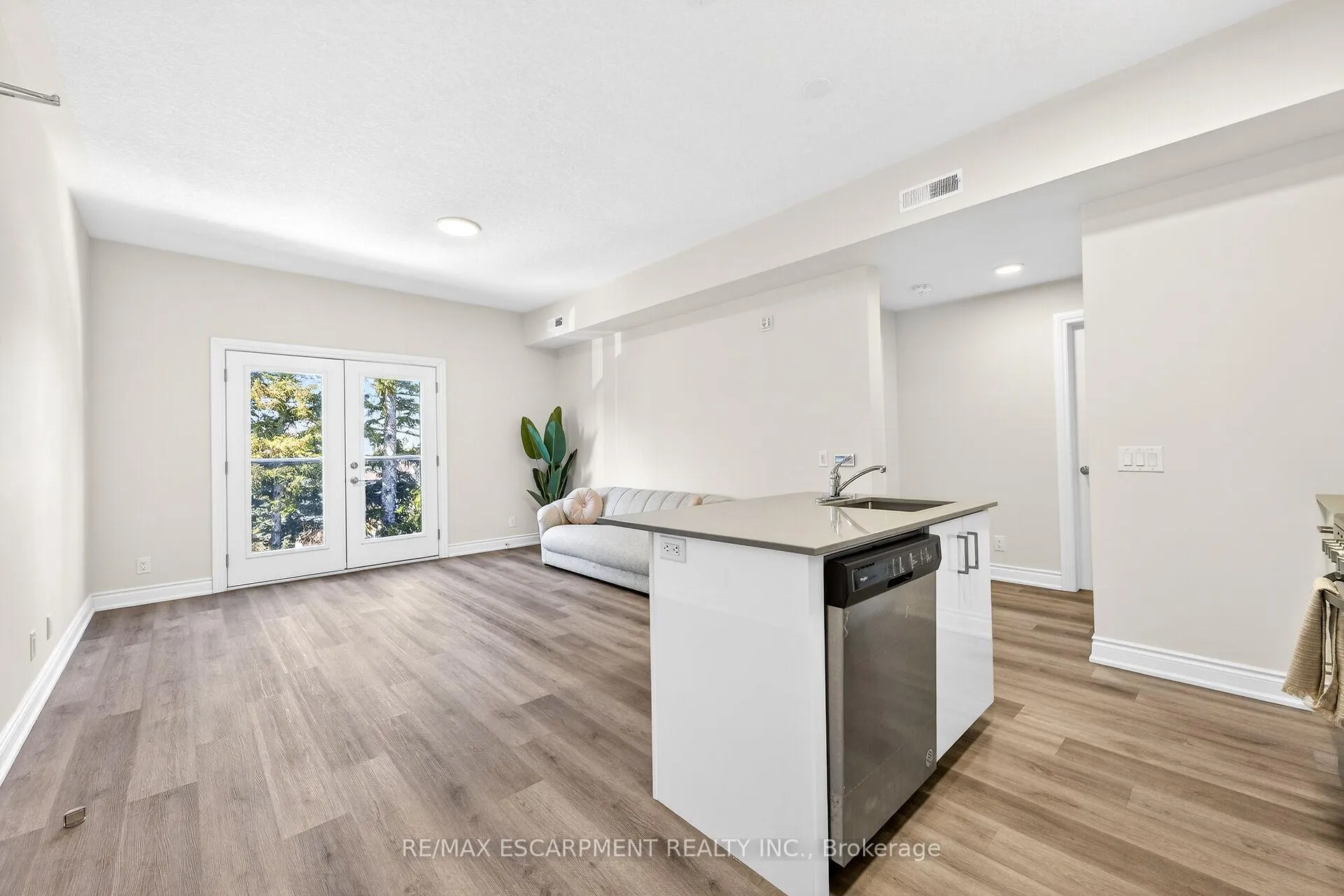 Photo 16 of Unit 302, 261 King Street E, Hamilton, Stoney Creek — HOMEH