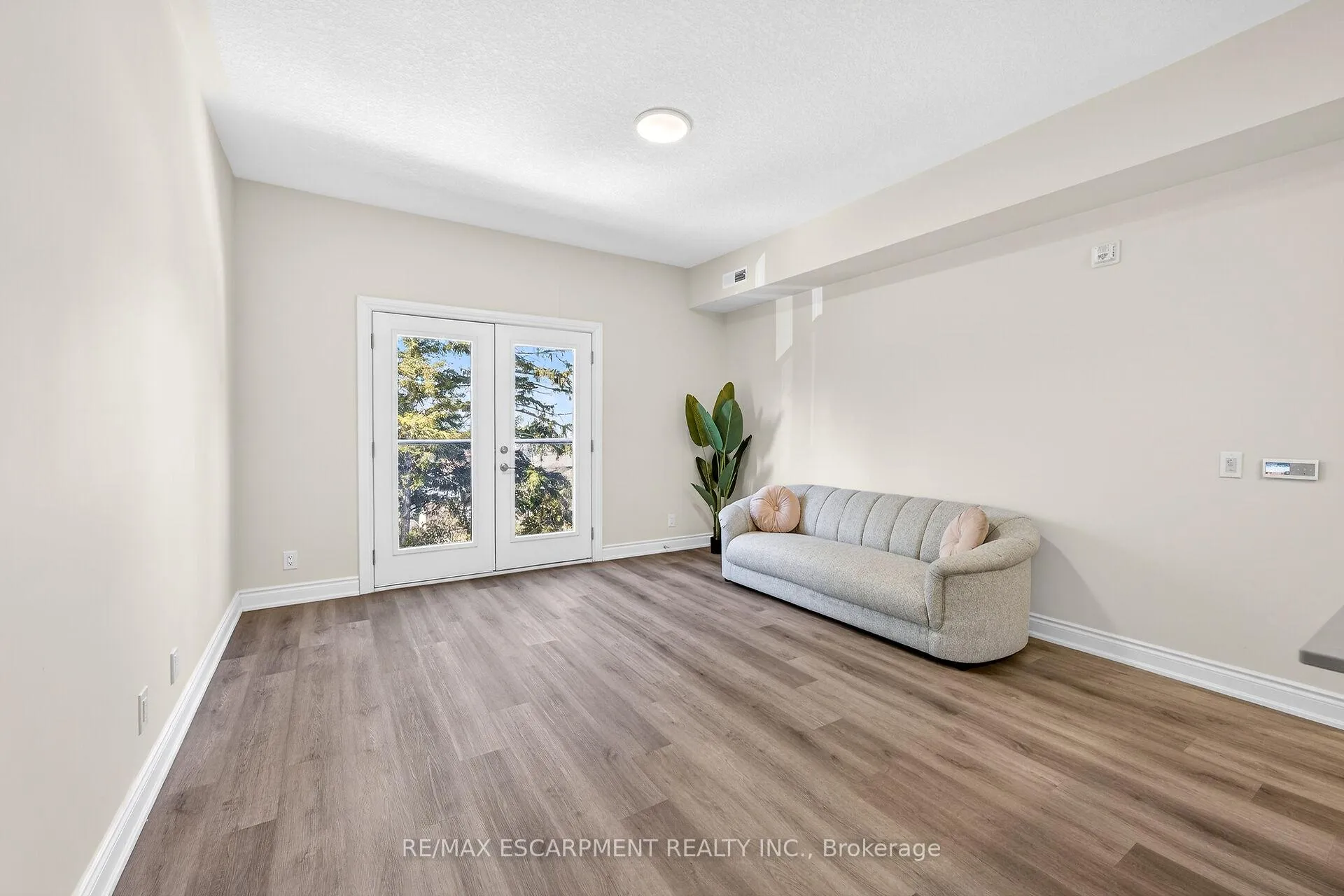 Photo 17 of Unit 302, 261 King Street E, Hamilton, Stoney Creek — HOMEH