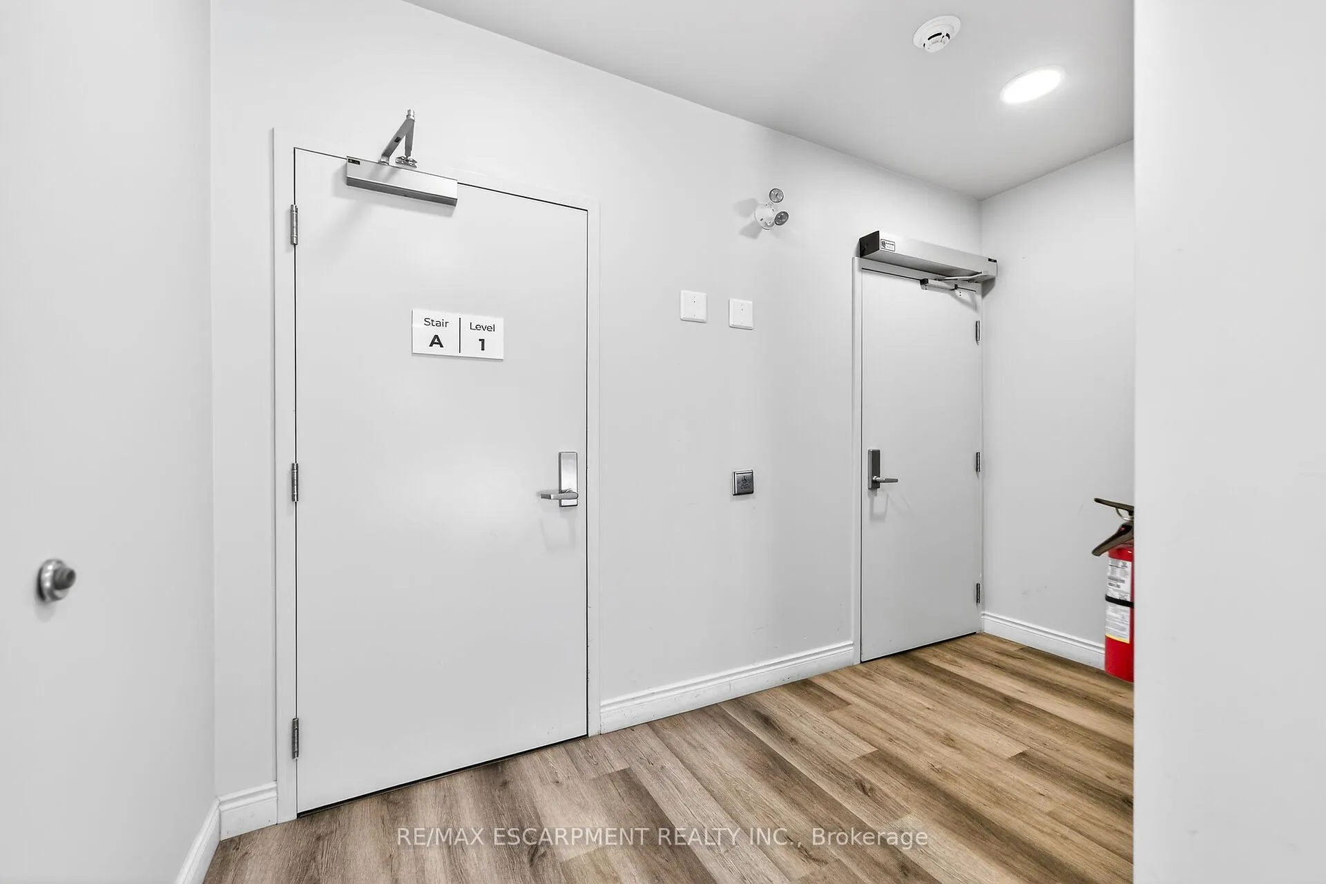 Photo 33 of Unit 302, 261 King Street E, Hamilton, Stoney Creek — HOMEH