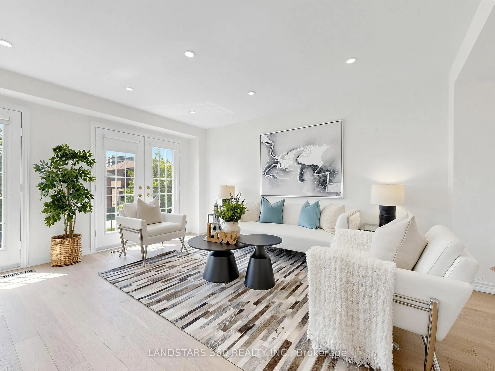 Photo 2 of 8 Wilket Creek Road, Toronto, Flemingdon Park — HOMEH