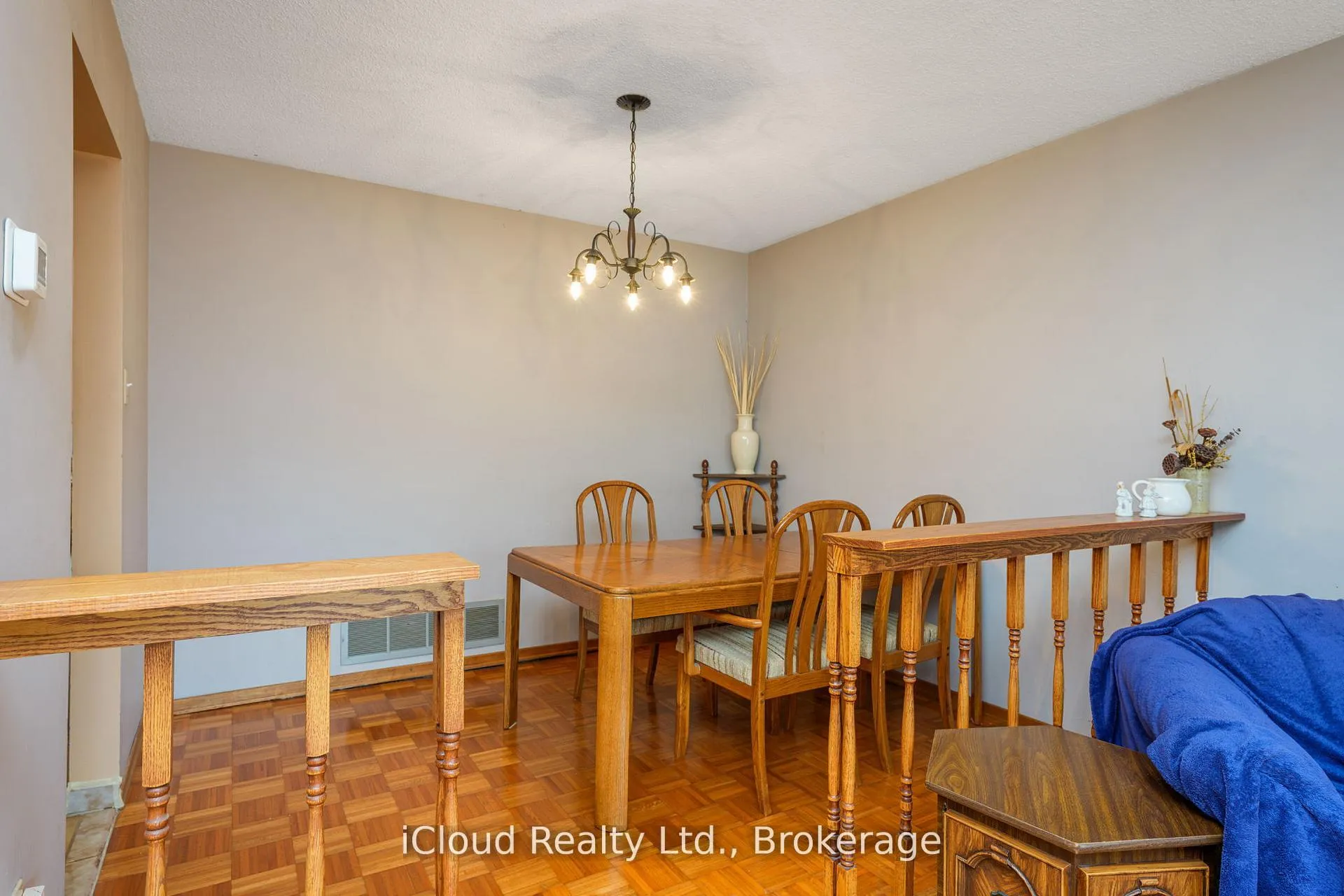 Photo 15 of 35 Carter Drive, Brampton, Brampton North — HOMEH