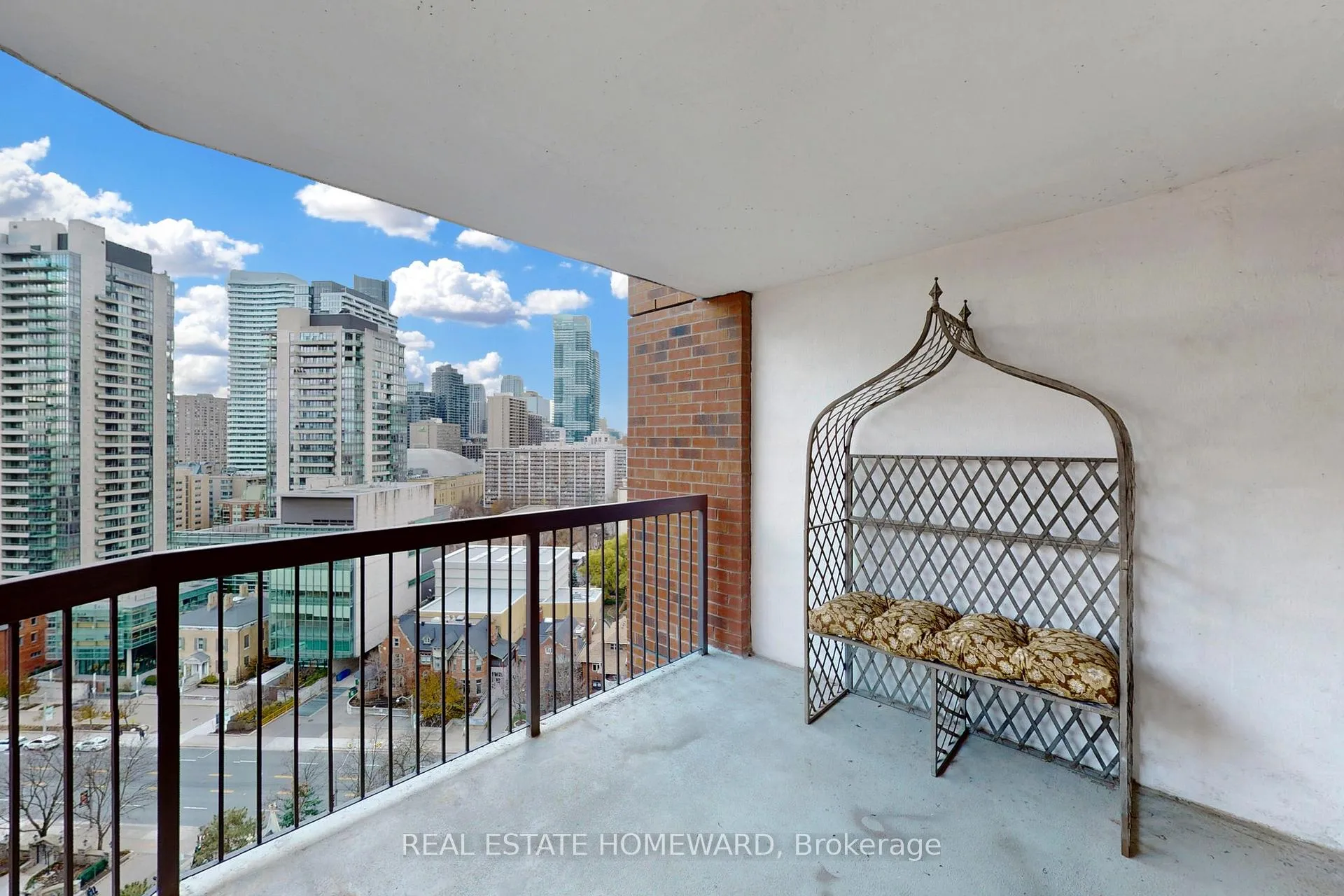 Photo 16 of Unit 1827, 77 Maitland Place, Toronto, Cabbagetown-South St. James Town — HOMEH