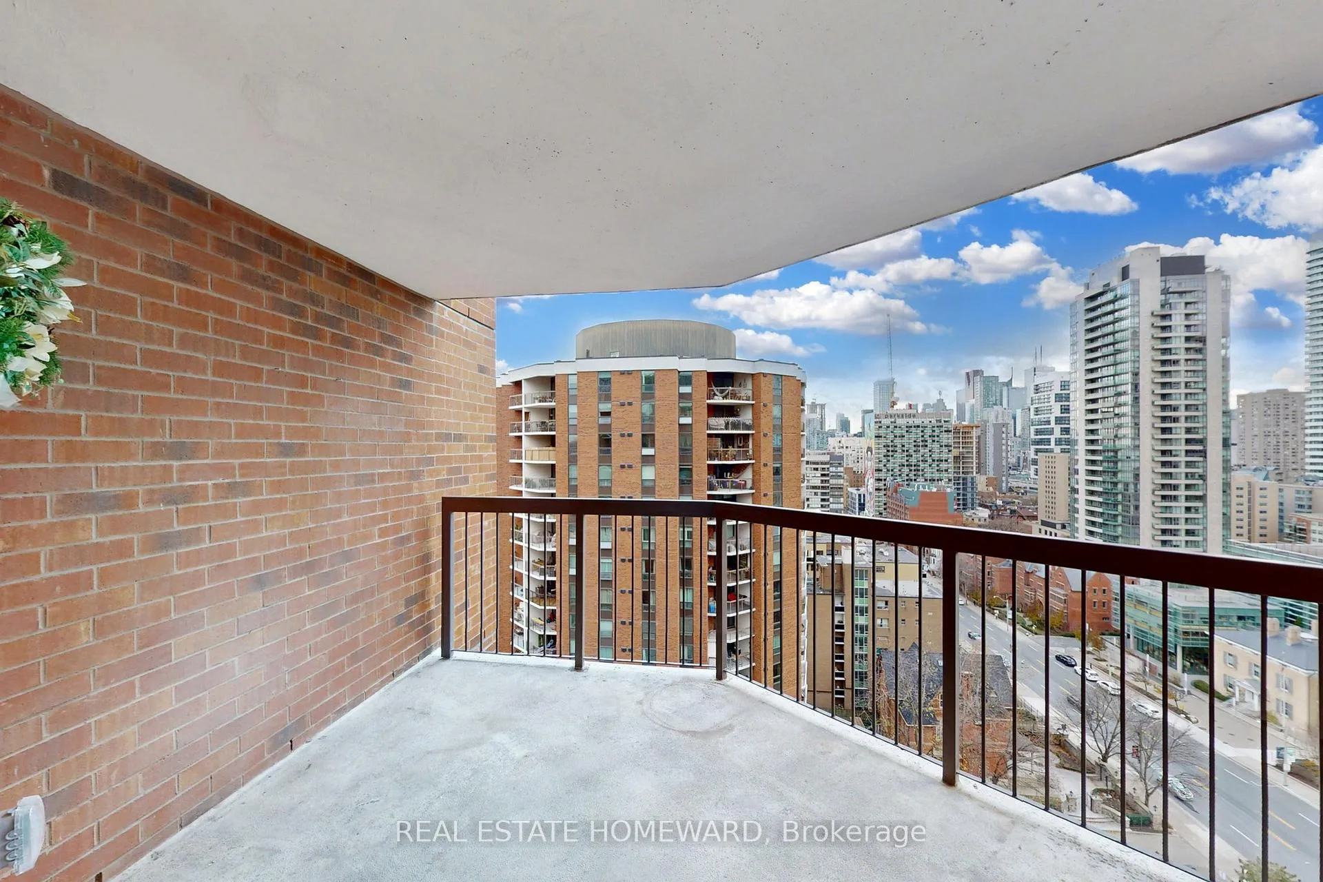Photo 17 of Unit 1827, 77 Maitland Place, Toronto, Cabbagetown-South St. James Town — HOMEH