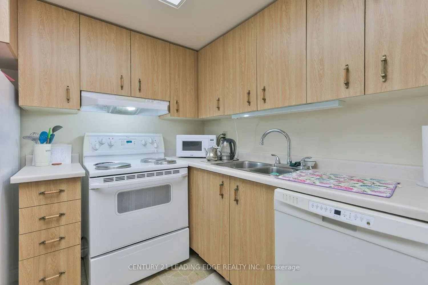 Photo 17 of Unit 232, 100 Anna Russell Way, Markham, Unionville — HOMEH