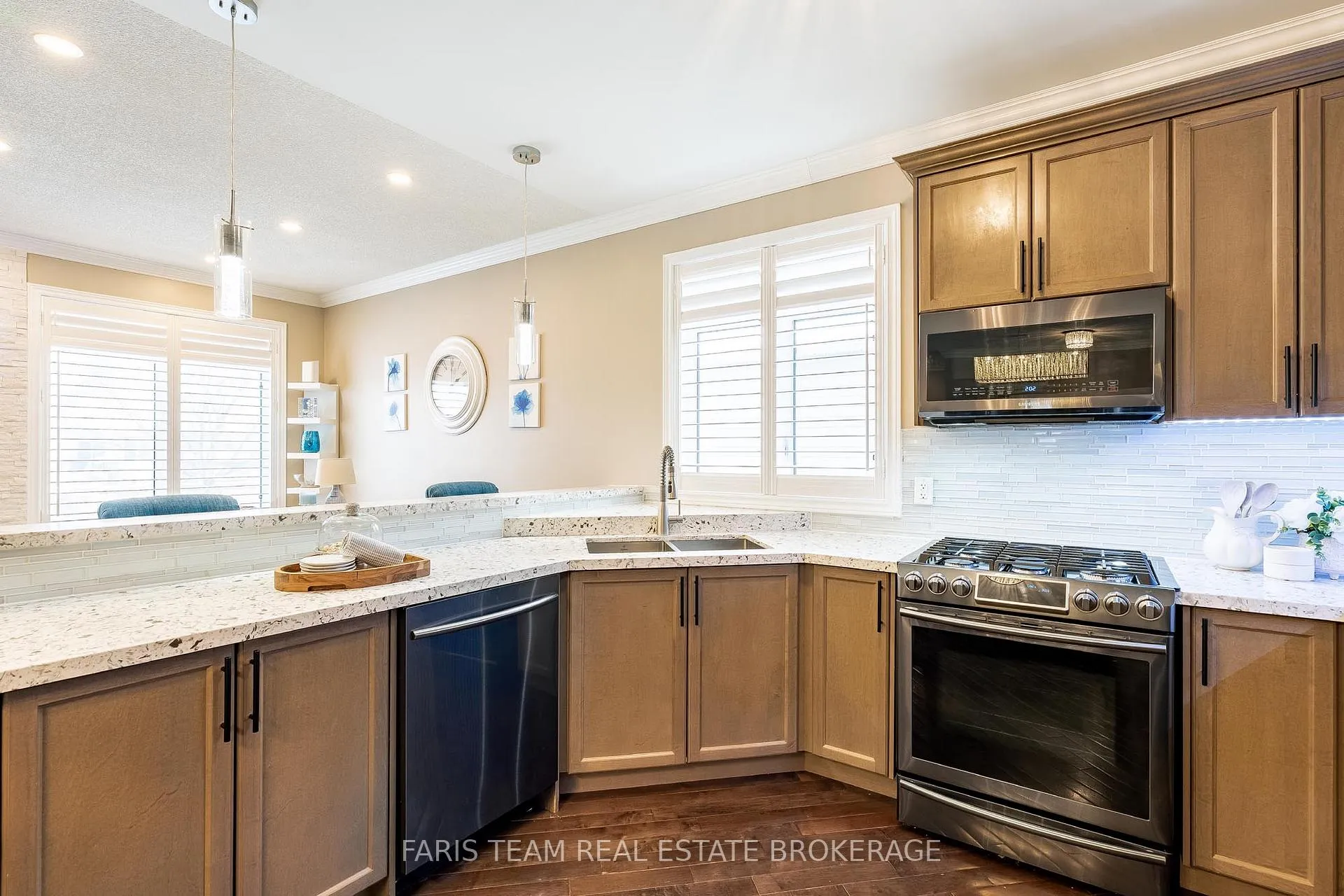 Photo 6 of 9 Broadpoint Street, Wasaga Beach — HOMEH