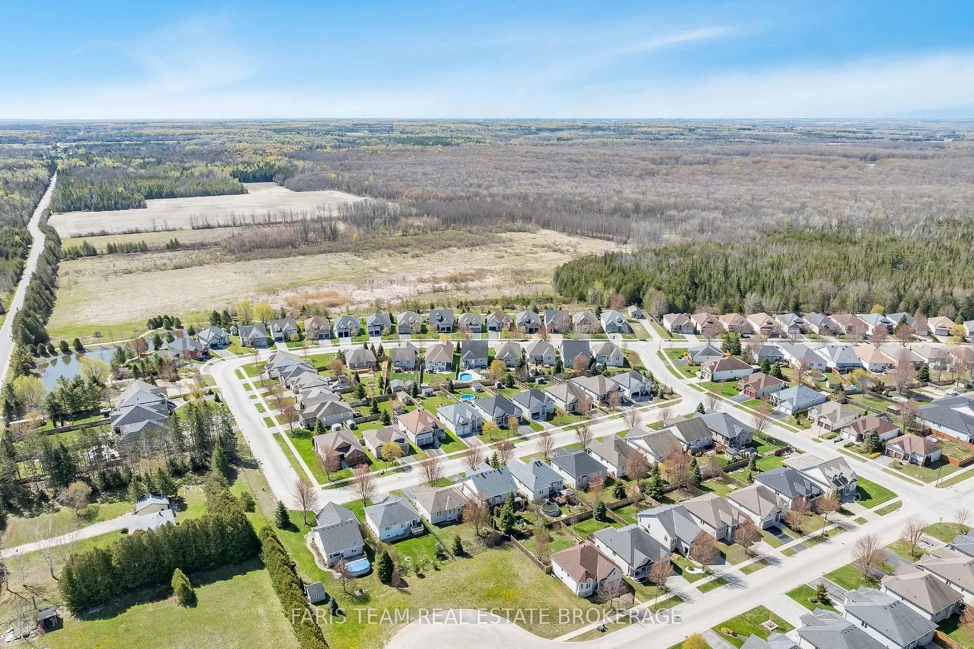 Photo 37 of 9 Broadpoint Street, Wasaga Beach — HOMEH