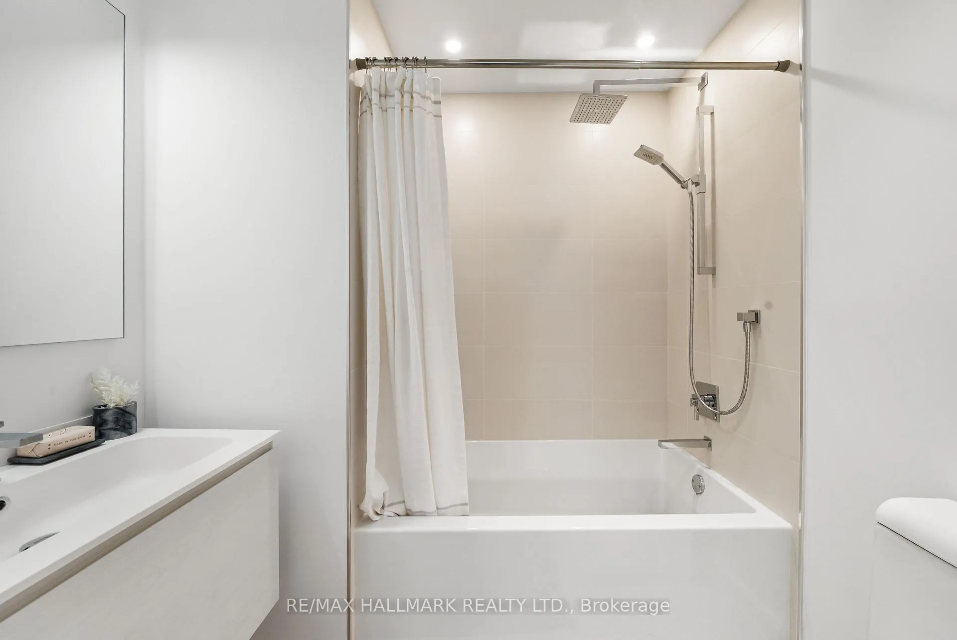 Photo 28 of 218 Woburn Avenue, Toronto, Lawrence Park North — HOMEH