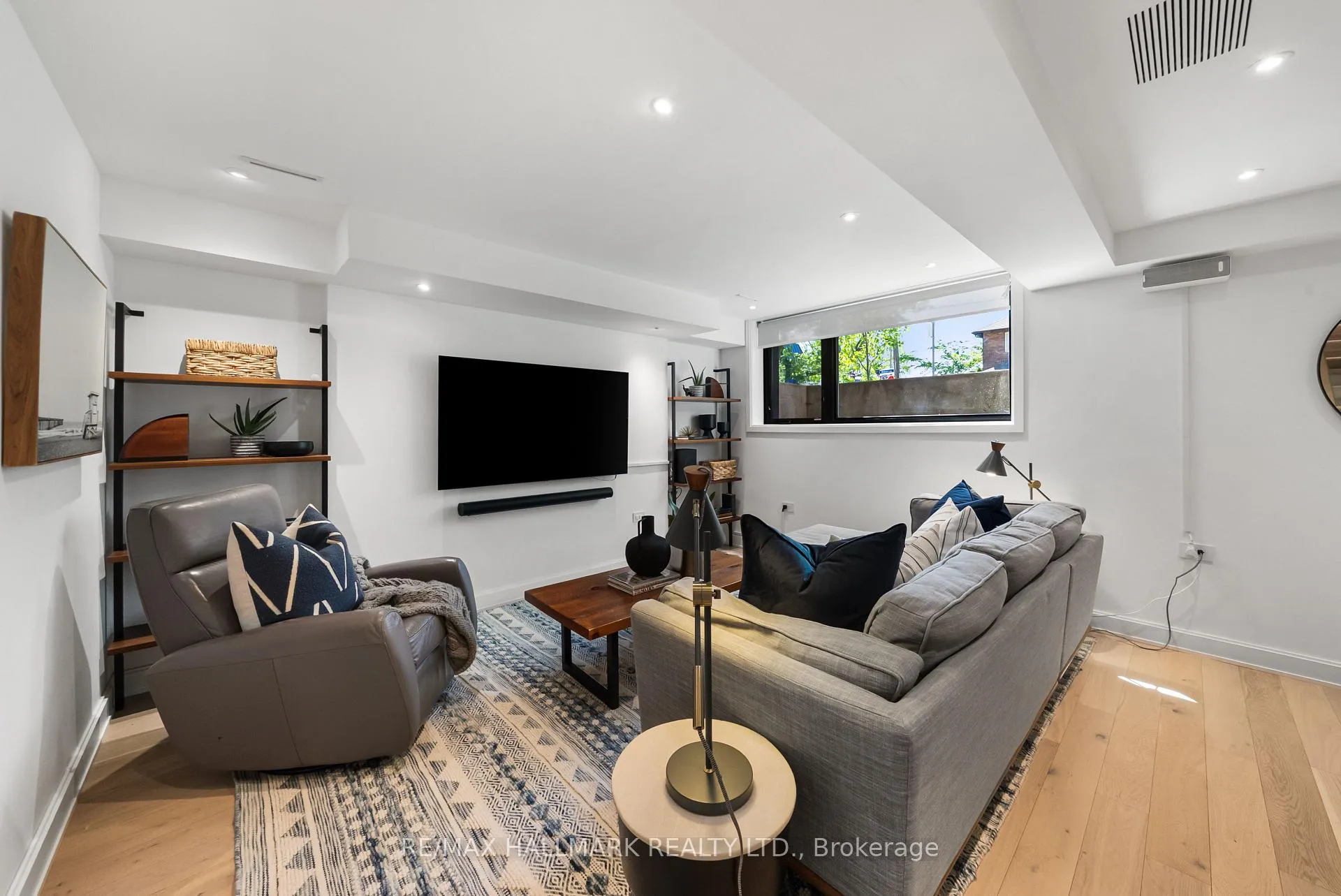 Photo 33 of 218 Woburn Avenue, Toronto, Lawrence Park North — HOMEH