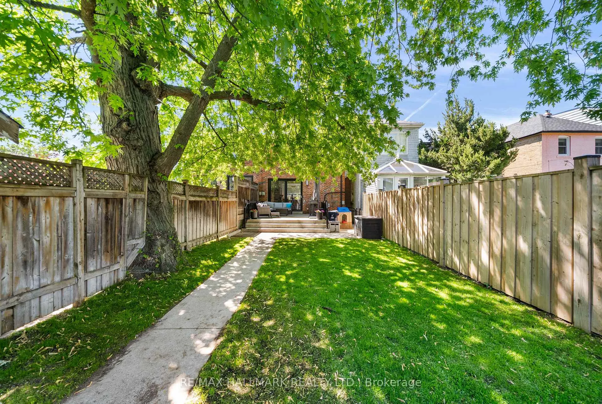 Photo 39 of 218 Woburn Avenue, Toronto, Lawrence Park North — HOMEH