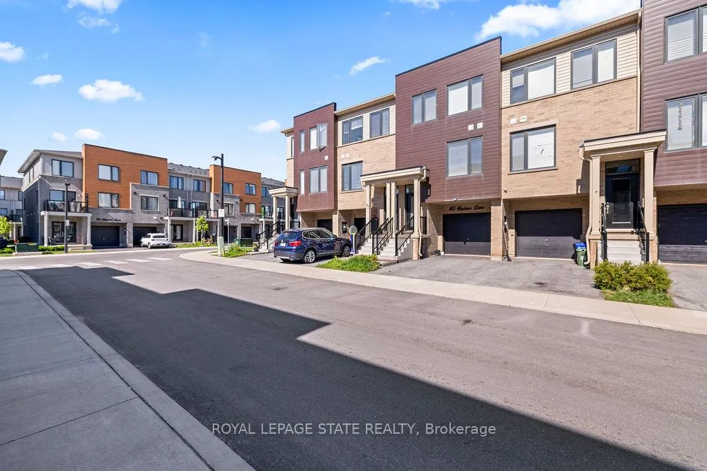 Photo 3 of 40 Radison Lane, Hamilton, McQuesten — HOMEH