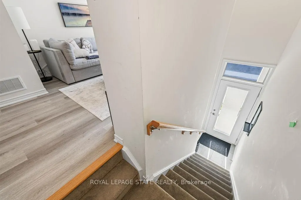 Photo 6 of 40 Radison Lane, Hamilton, McQuesten — HOMEH