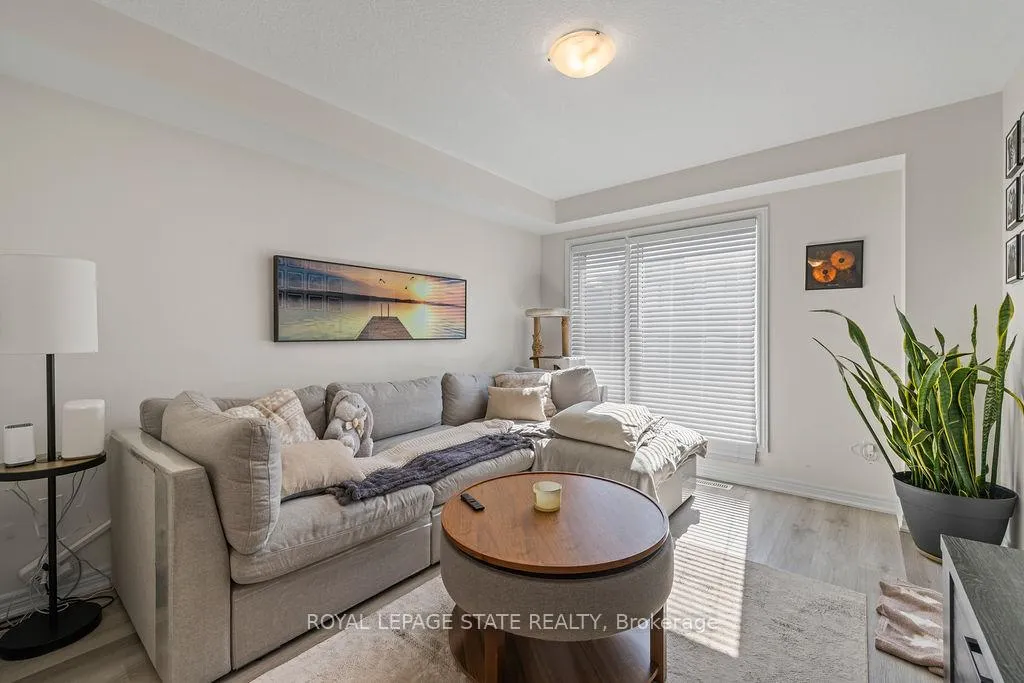 Photo 9 of 40 Radison Lane, Hamilton, McQuesten — HOMEH