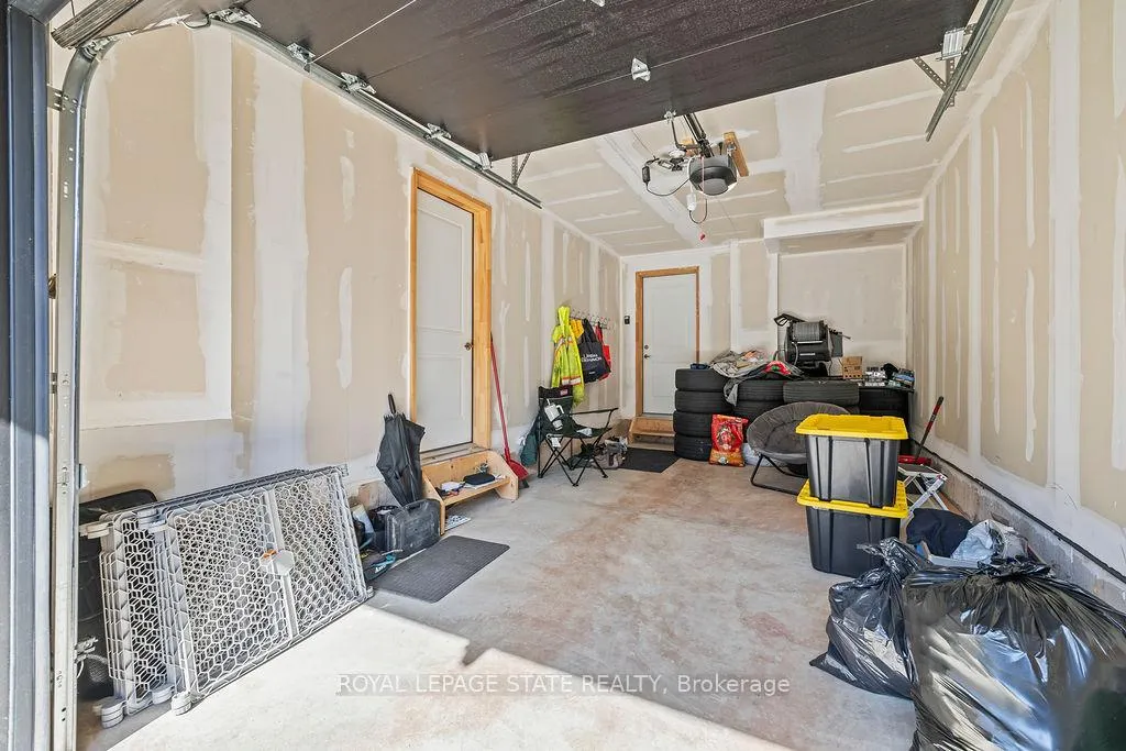 Photo 28 of 40 Radison Lane, Hamilton, McQuesten — HOMEH