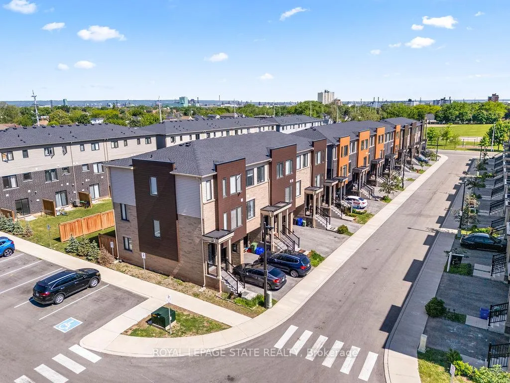 Photo 34 of 40 Radison Lane, Hamilton, McQuesten — HOMEH