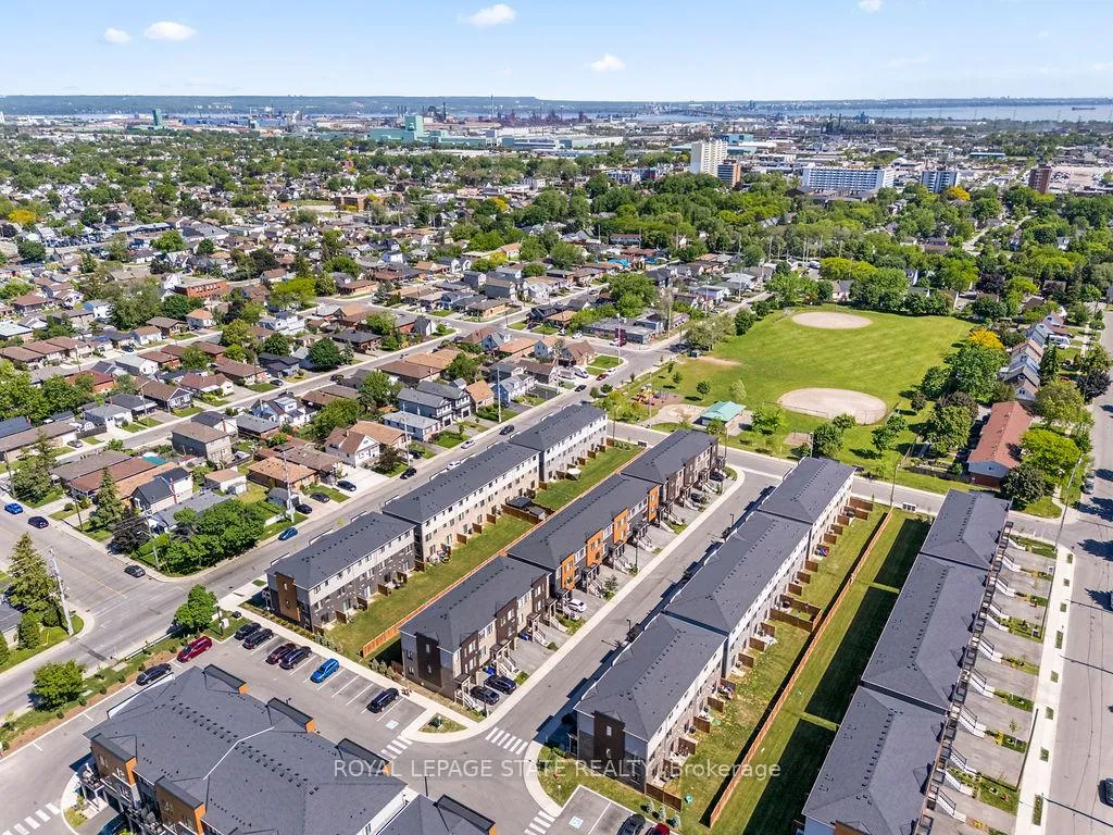 Photo 36 of 40 Radison Lane, Hamilton, McQuesten — HOMEH