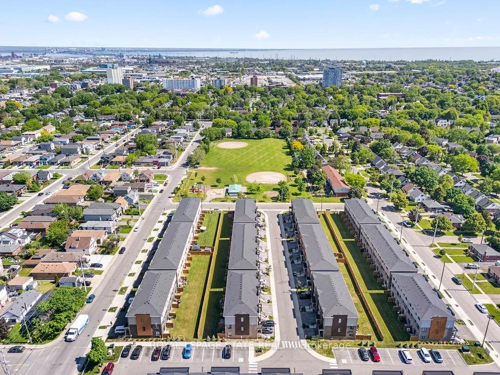 Photo 37 of 40 Radison Lane, Hamilton, McQuesten — HOMEH