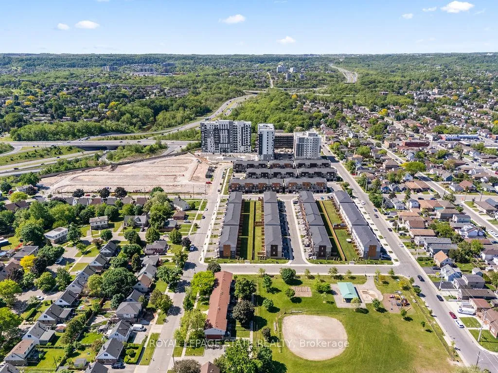 Photo 40 of 40 Radison Lane, Hamilton, McQuesten — HOMEH
