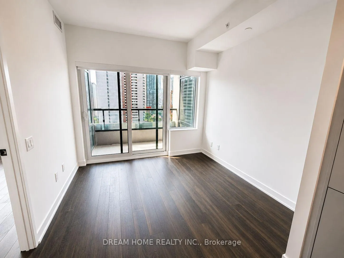 Photo 6 of Unit 1701, 609 Sherbourne Street, Toronto, North St. James Town — HOMEH
