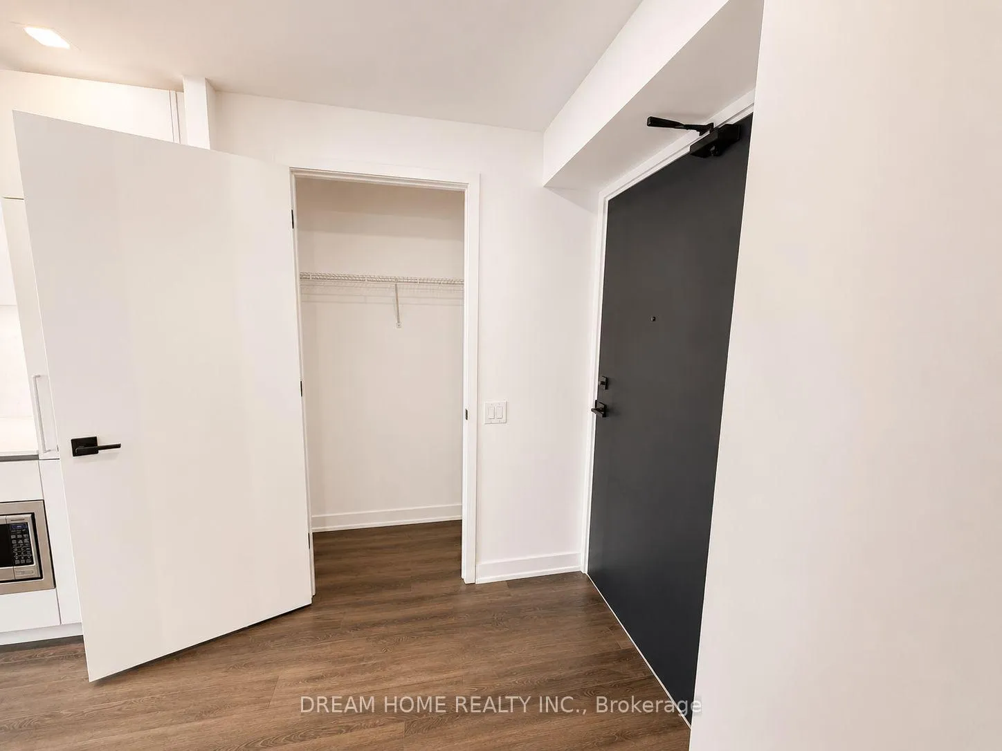 Photo 11 of Unit 1701, 609 Sherbourne Street, Toronto, North St. James Town — HOMEH