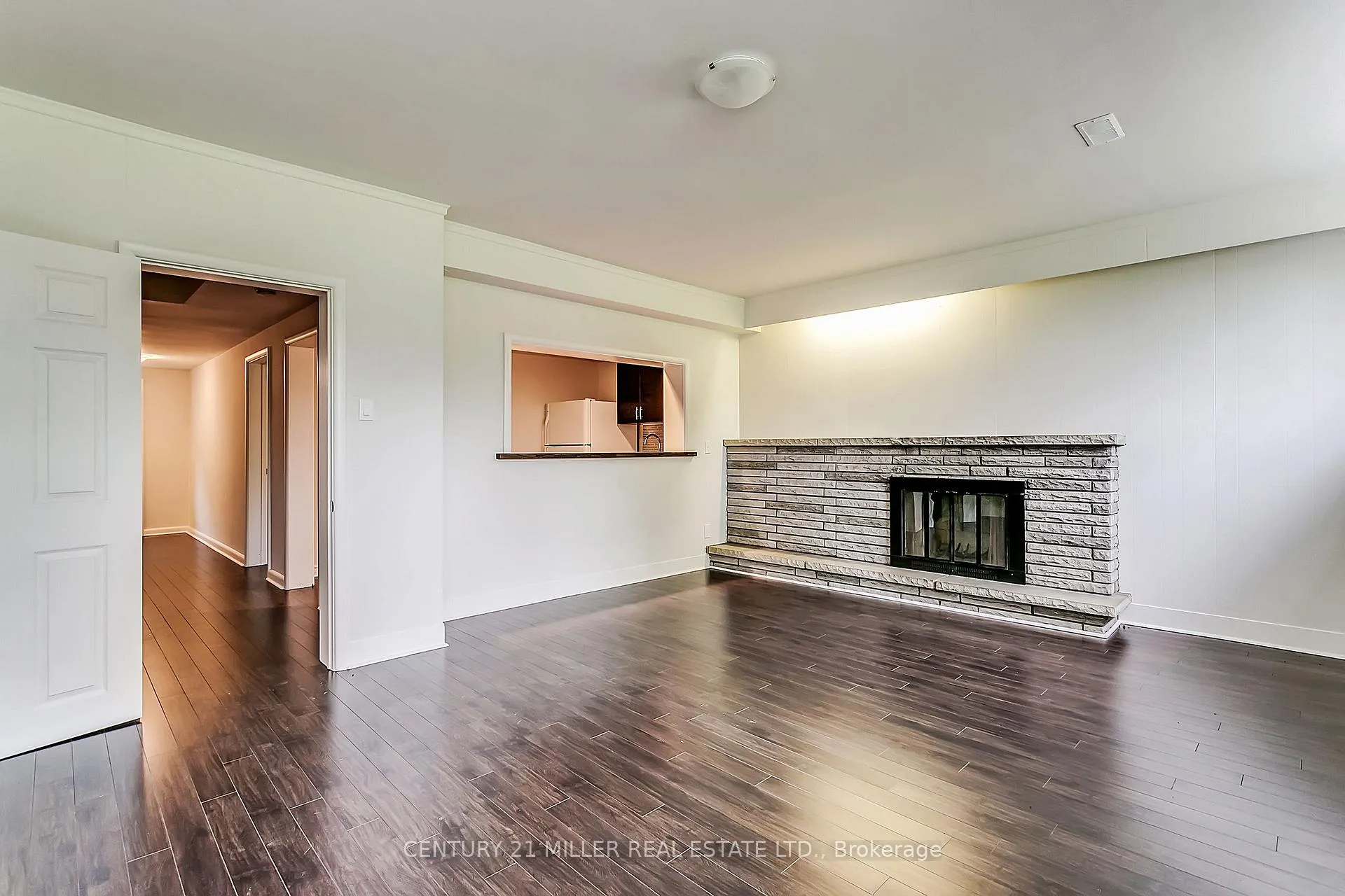 Photo 19 of 91 Ennisclare Drive E, Oakville, Morrison — HOMEH