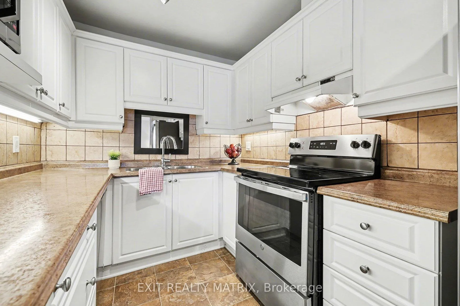 Photo 10 of 112 Castlefrank Road, Ottawa, Kanata - Glencairn/Hazeldean — HOMEH