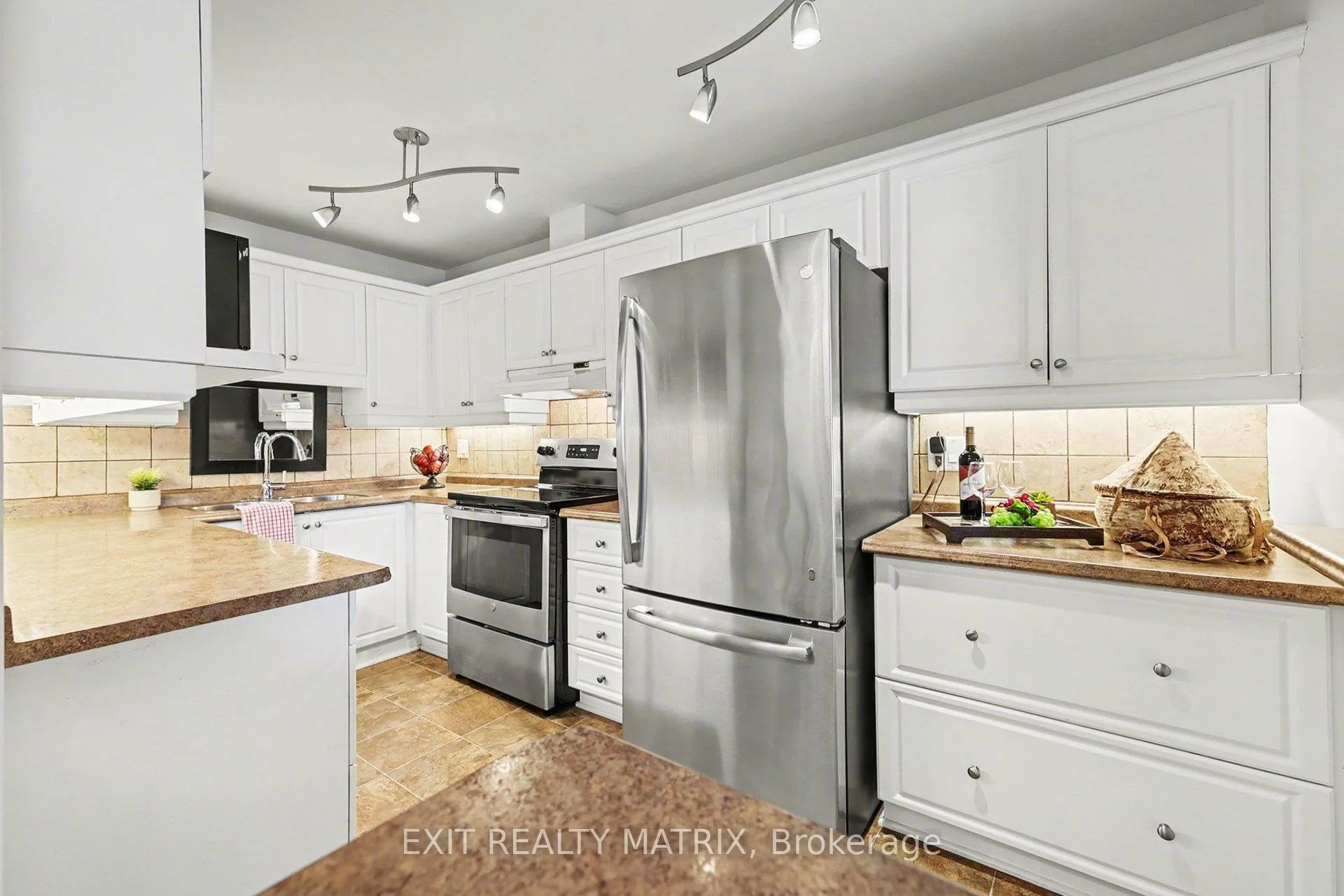 Photo 12 of 112 Castlefrank Road, Ottawa, Kanata - Glencairn/Hazeldean — HOMEH