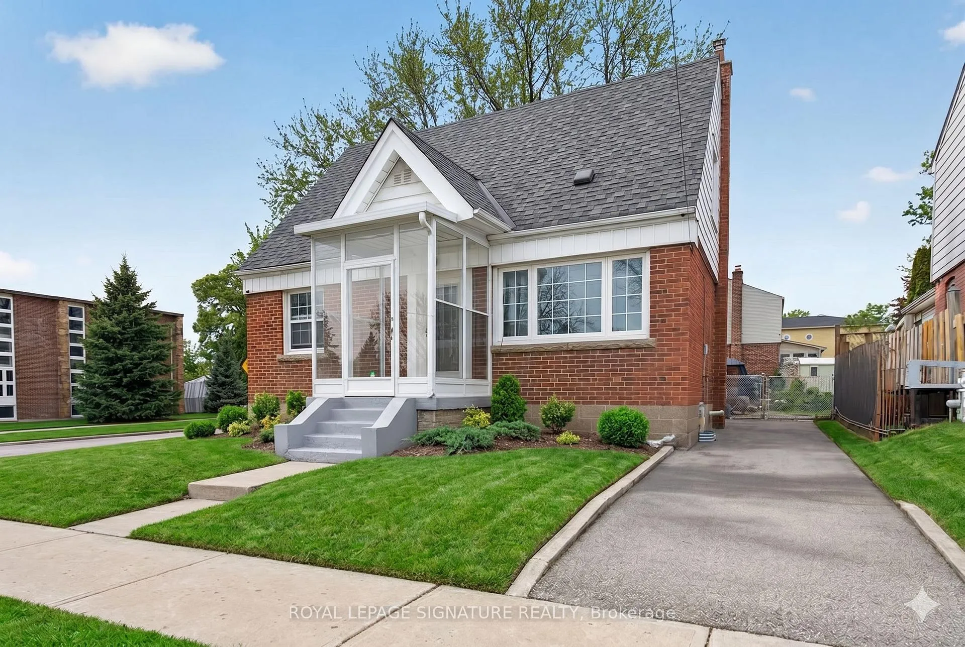Photo 2 of 3244 St Clair Avenue E, Scarborough, Clairlea-Birchmount — HOMEH