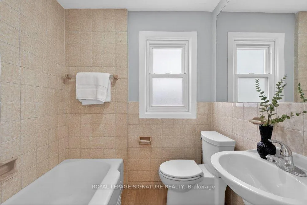 Photo 32 of 3244 St Clair Avenue E, Scarborough, Clairlea-Birchmount — HOMEH