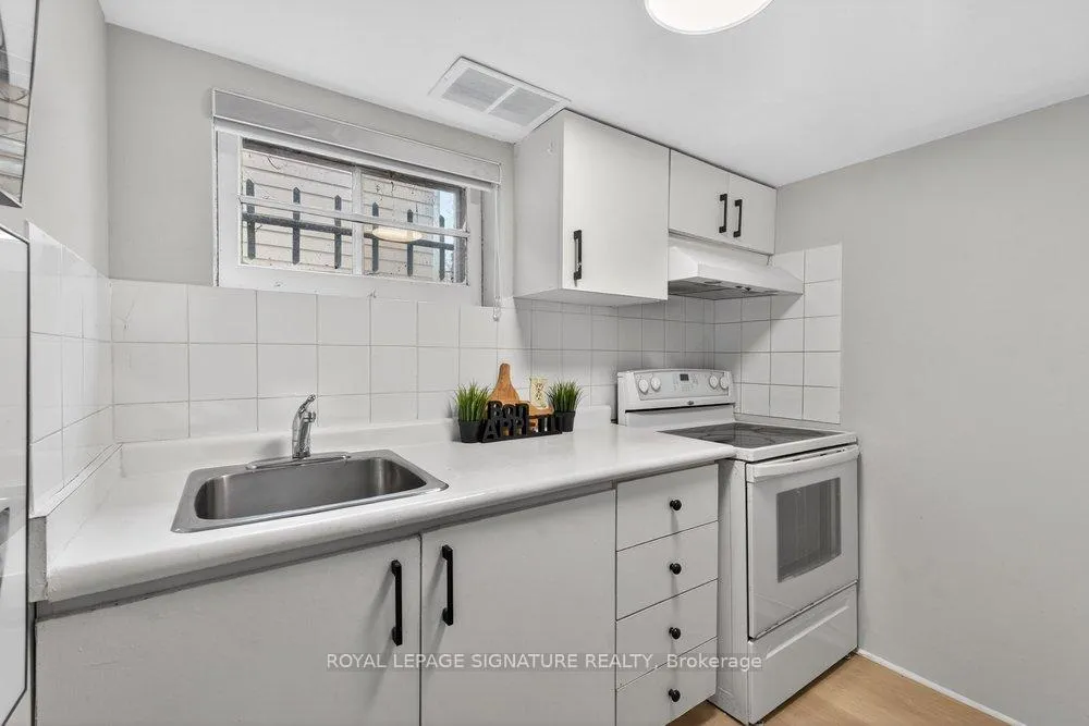 Photo 37 of 3244 St Clair Avenue E, Scarborough, Clairlea-Birchmount — HOMEH