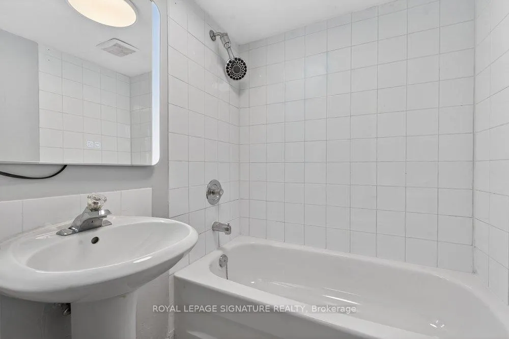 Photo 40 of 3244 St Clair Avenue E, Scarborough, Clairlea-Birchmount — HOMEH
