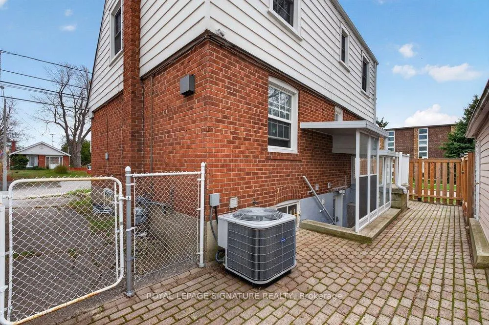 Photo 43 of 3244 St Clair Avenue E, Scarborough, Clairlea-Birchmount — HOMEH