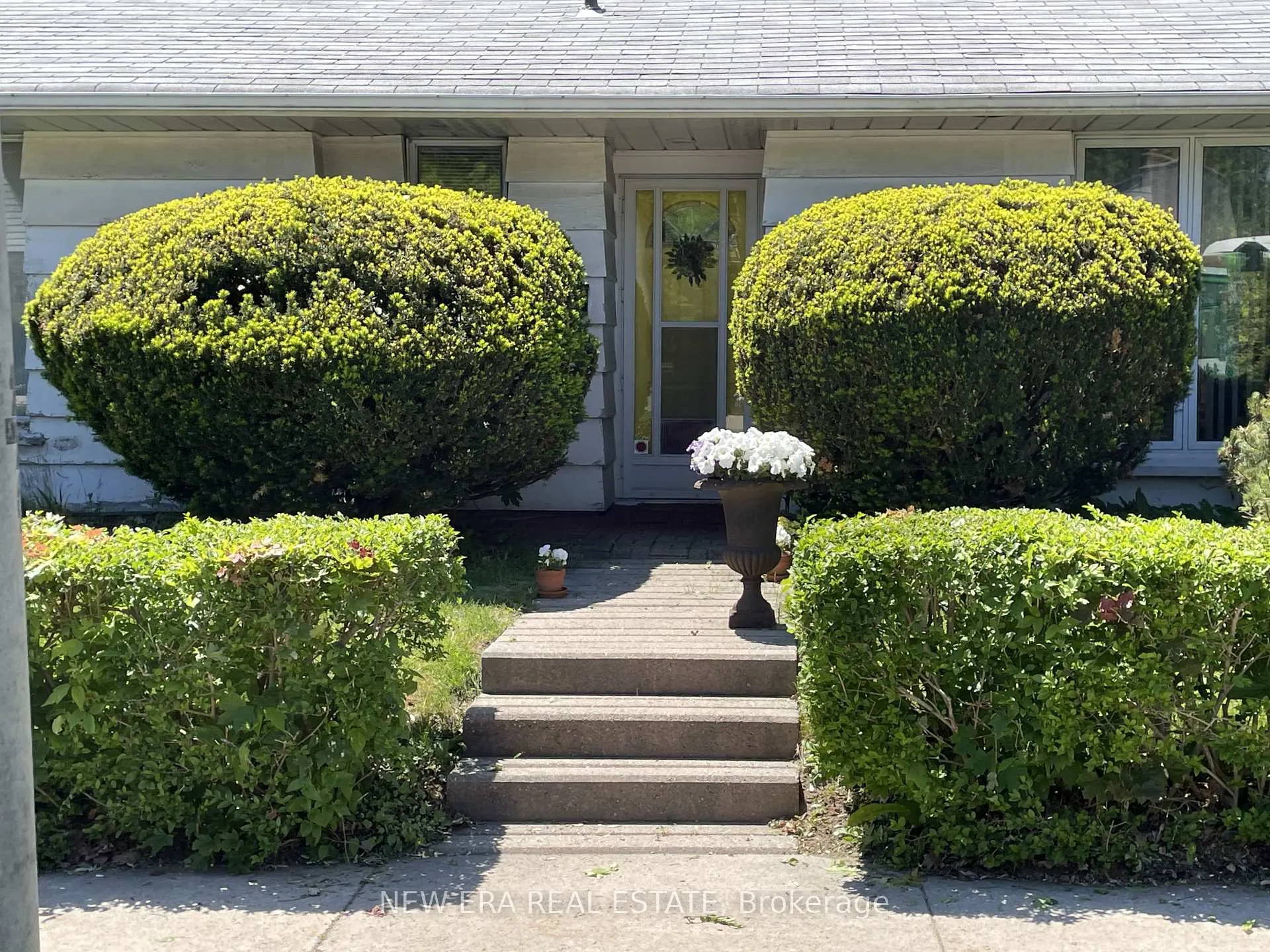 Photo 2 of 45 Mattice Avenue, Etobicoke, Islington-City Centre West — HOMEH