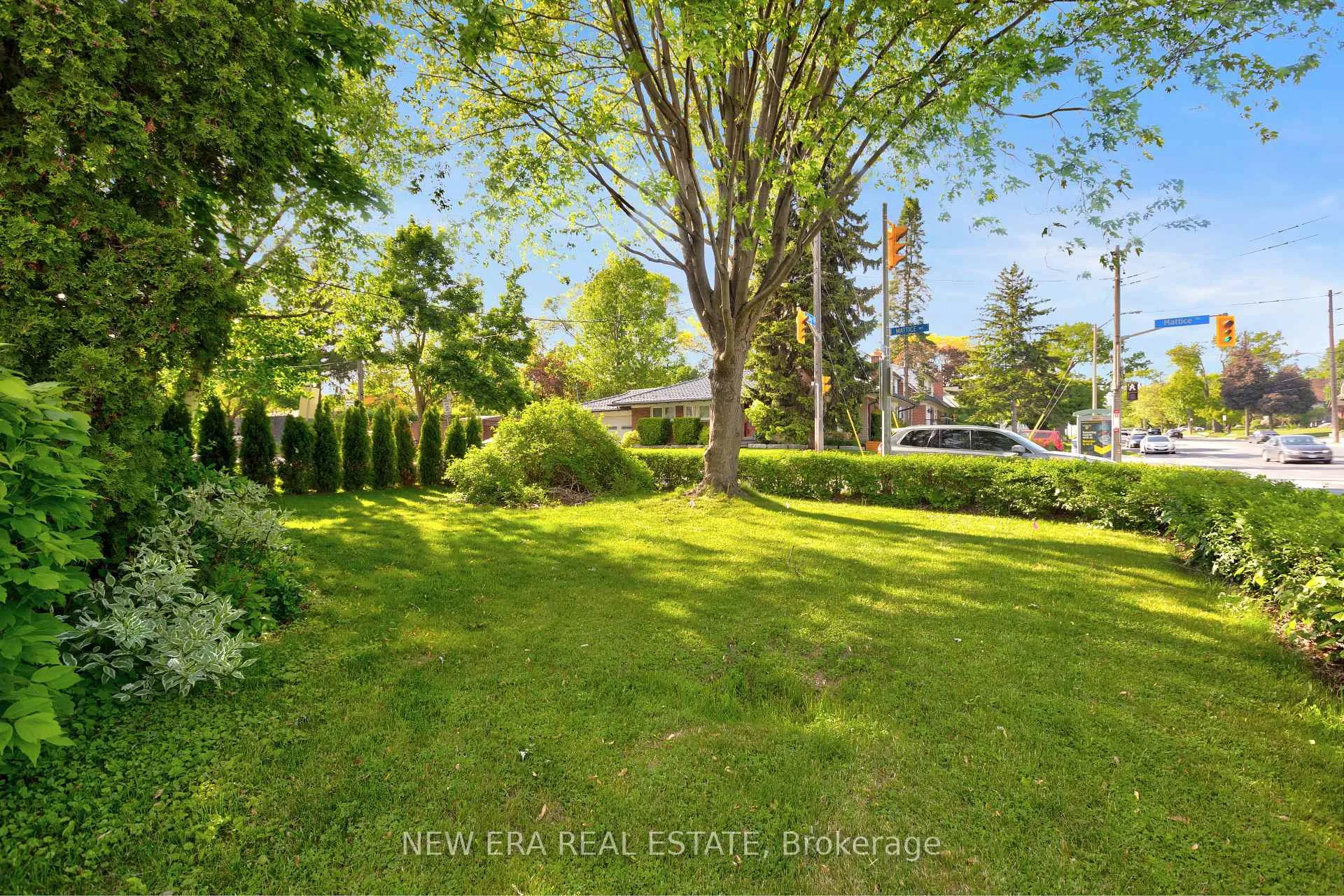 Photo 4 of 45 Mattice Avenue, Etobicoke, Islington-City Centre West — HOMEH