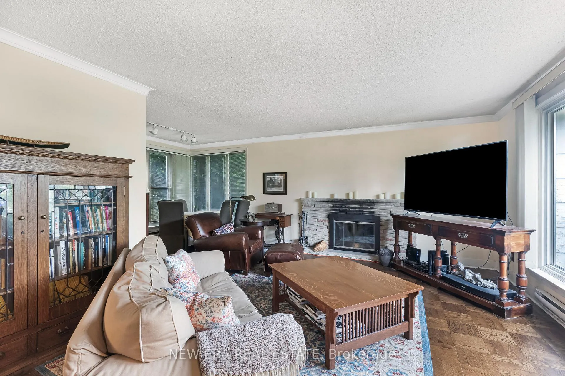 Photo 9 of 45 Mattice Avenue, Etobicoke, Islington-City Centre West — HOMEH