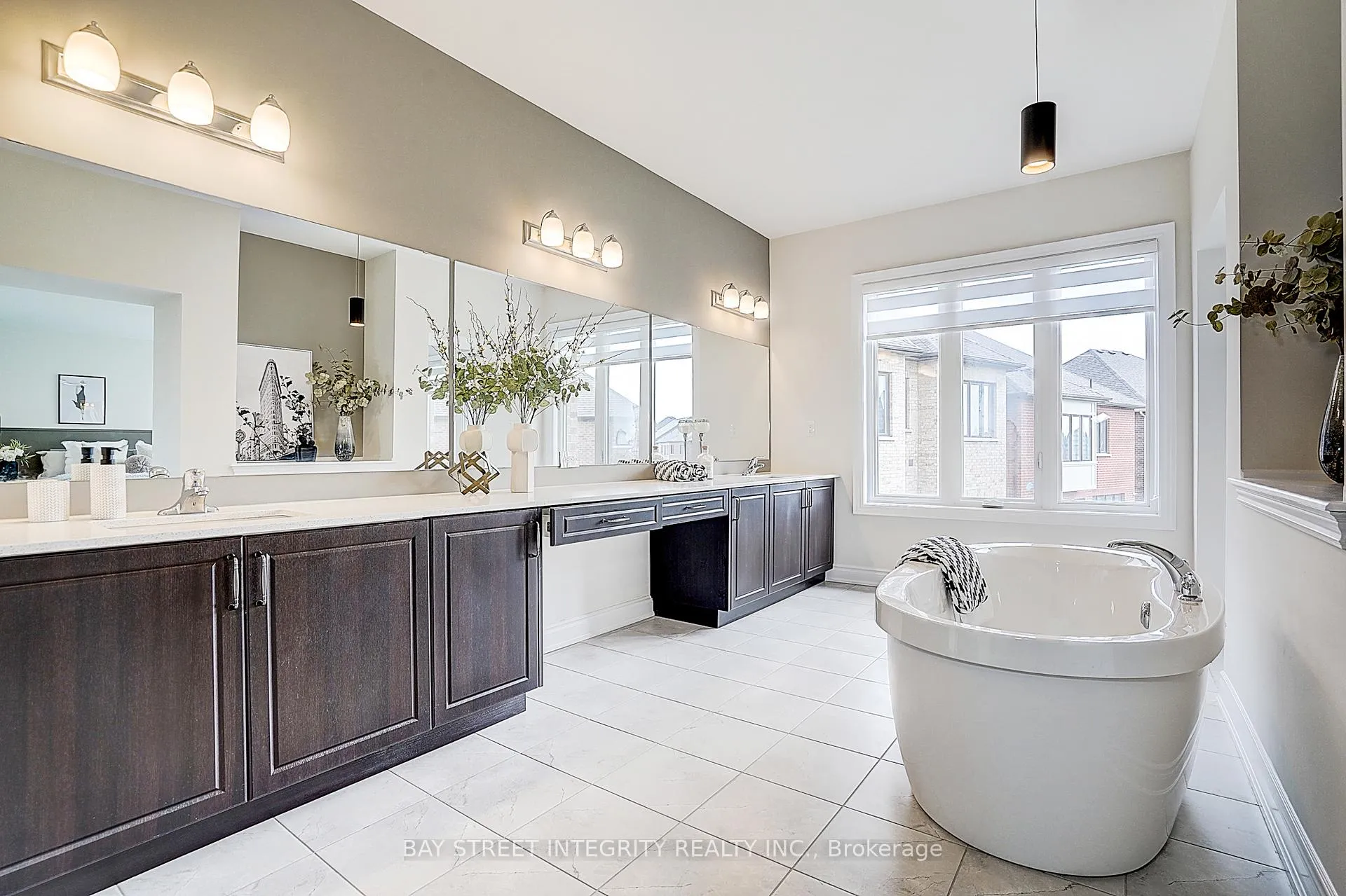 Photo 32 of 38 Settlers Road E, Oakville, Glenorchy — HOMEH