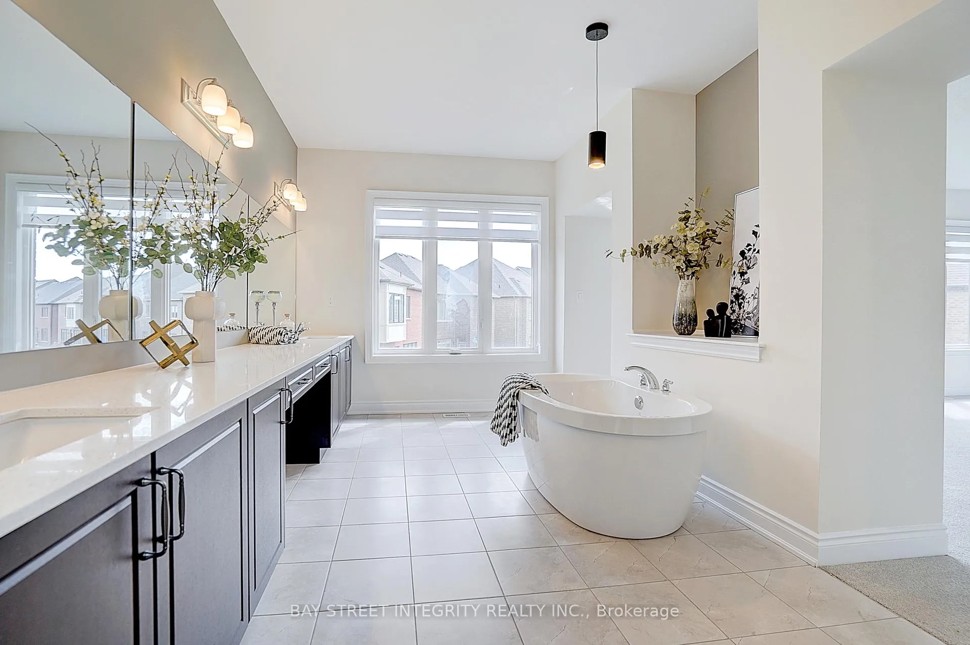 Photo 37 of 38 Settlers Road E, Oakville, Glenorchy — HOMEH