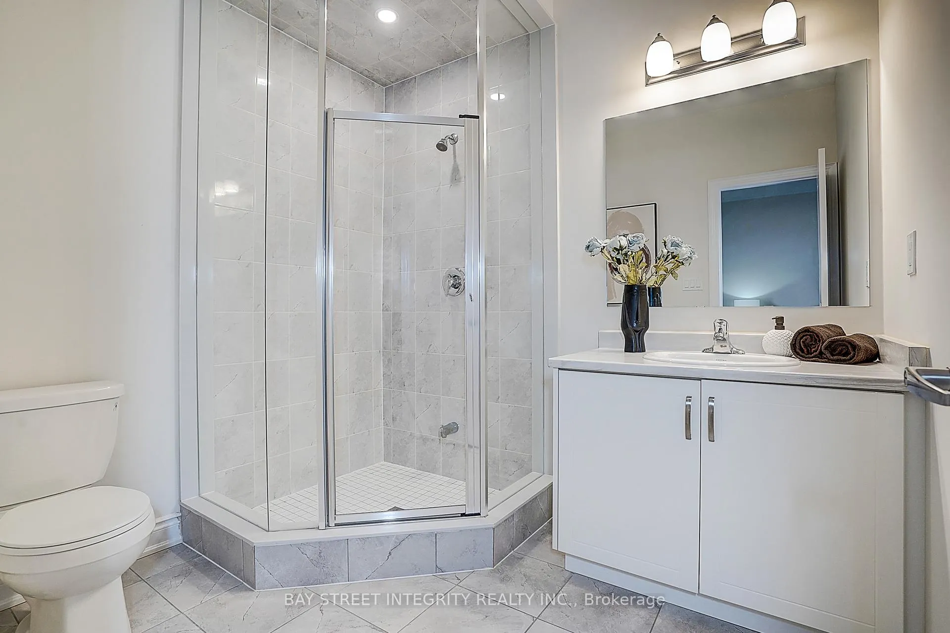 Photo 42 of 38 Settlers Road E, Oakville, Glenorchy — HOMEH