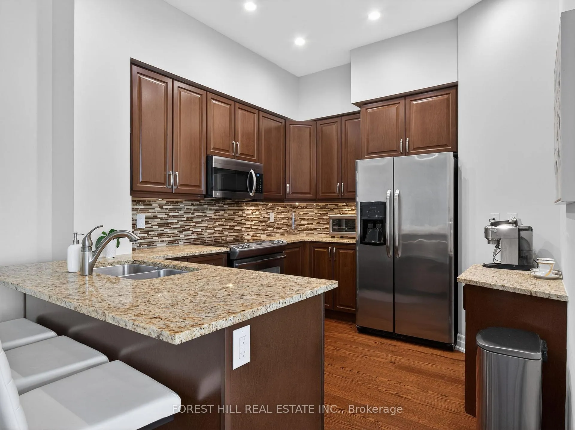 Photo 5 of Unit 609, 111 Civic Square Gate, Aurora, Bayview Wellington — HOMEH