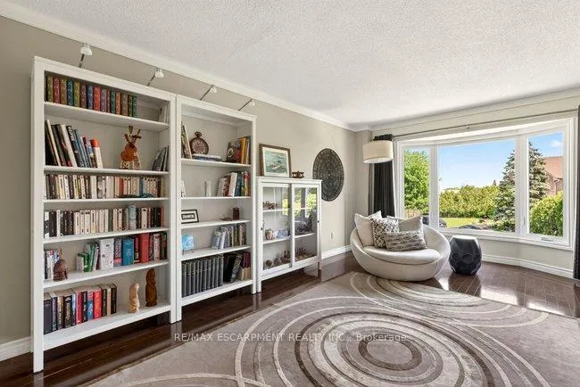 Photo 5 of 38 Sundrop Court, Hamilton, Iroquoia Heights — HOMEH