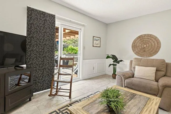 Photo 11 of 38 Sundrop Court, Hamilton, Iroquoia Heights — HOMEH