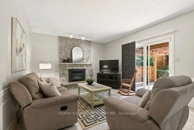 Photo 12 of 38 Sundrop Court, Hamilton, Iroquoia Heights — HOMEH