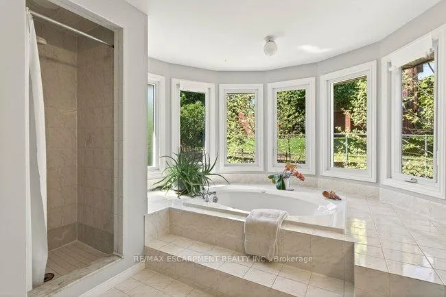 Photo 19 of 38 Sundrop Court, Hamilton, Iroquoia Heights — HOMEH