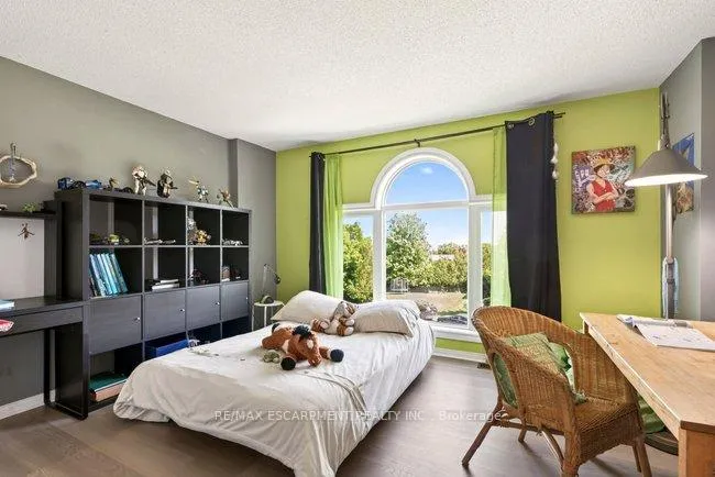 Photo 24 of 38 Sundrop Court, Hamilton, Iroquoia Heights — HOMEH