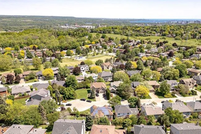 Photo 41 of 38 Sundrop Court, Hamilton, Iroquoia Heights — HOMEH