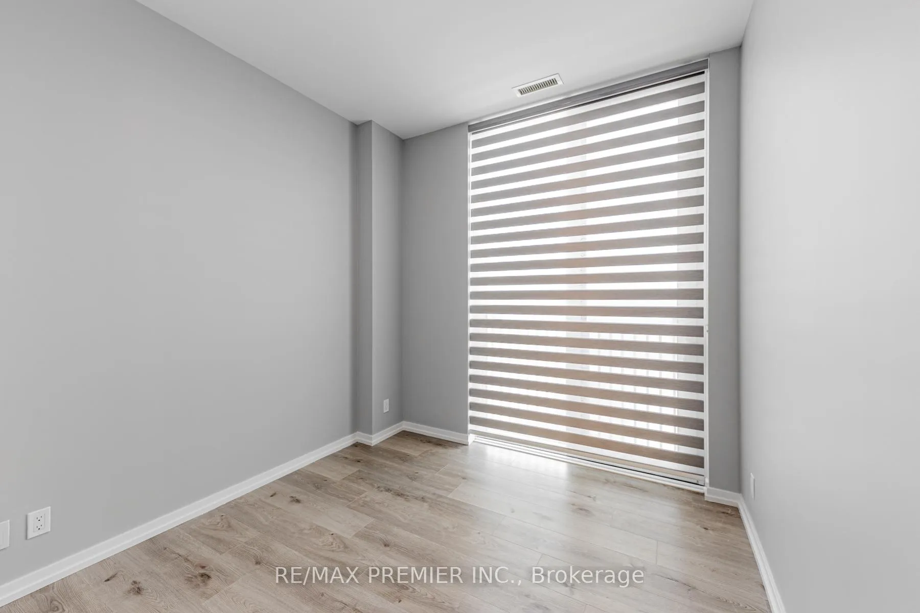 Photo 12 of Unit 207, 1000 Portage Parkway, Vaughan, Vaughan Corporate Centre — HOMEH