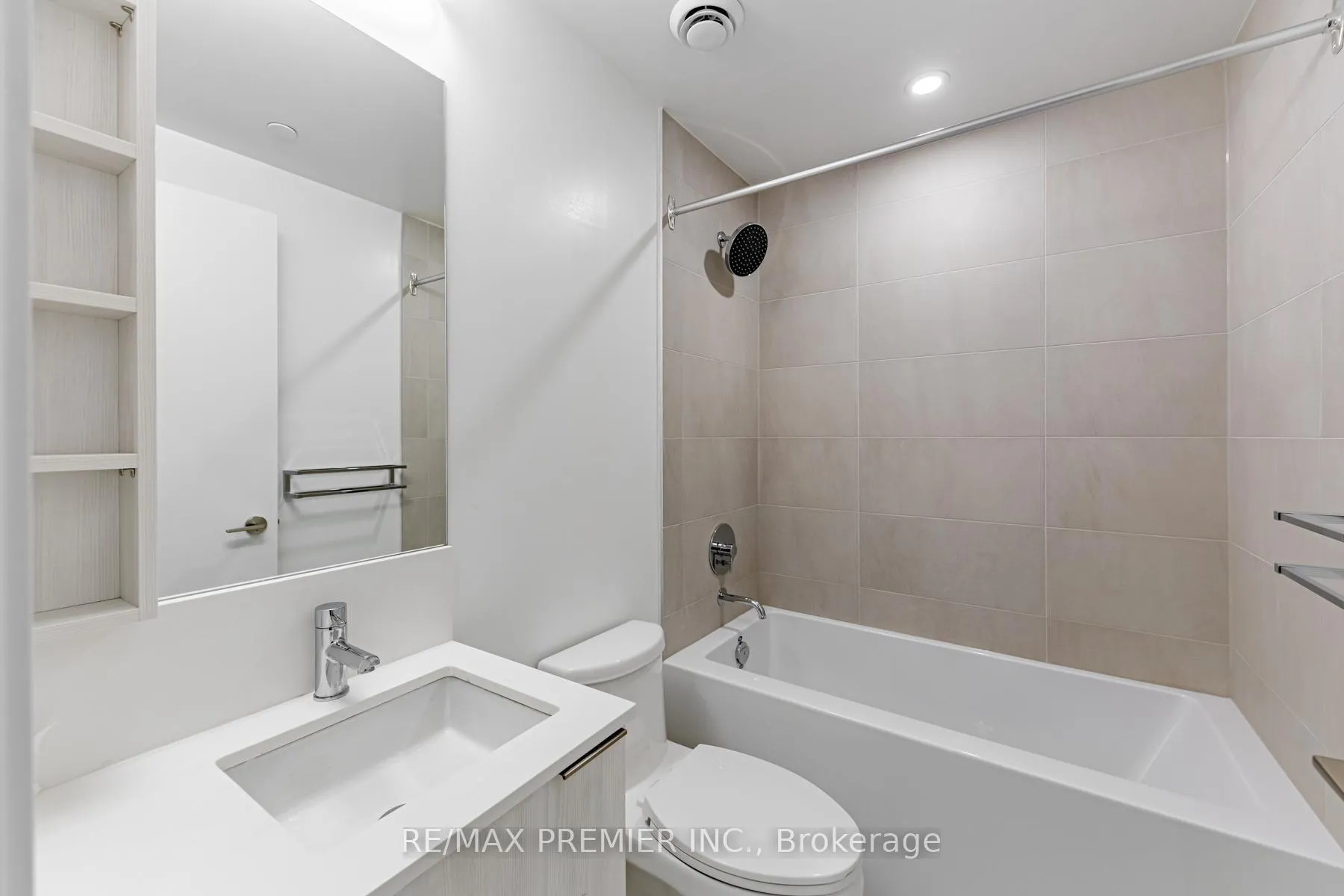 Photo 14 of Unit 207, 1000 Portage Parkway, Vaughan, Vaughan Corporate Centre — HOMEH