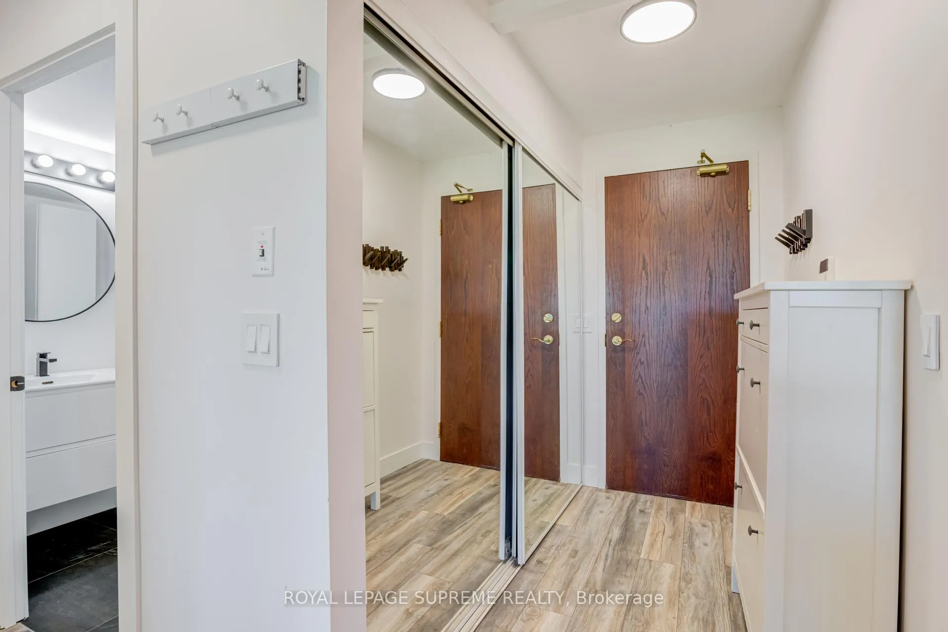 Photo 3 of Unit 610, 11 Michael Power Place, Etobicoke, Islington-City Centre West — HOMEH